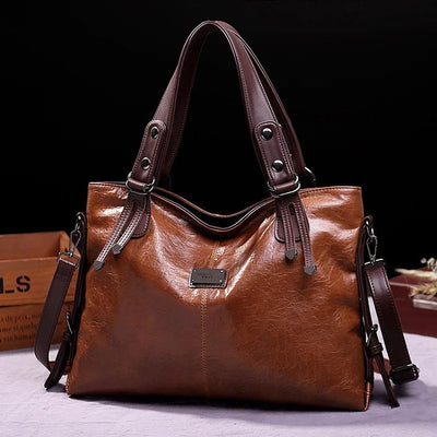 Augusta - Soft Leather Bag with Two Straps and Elegant Details