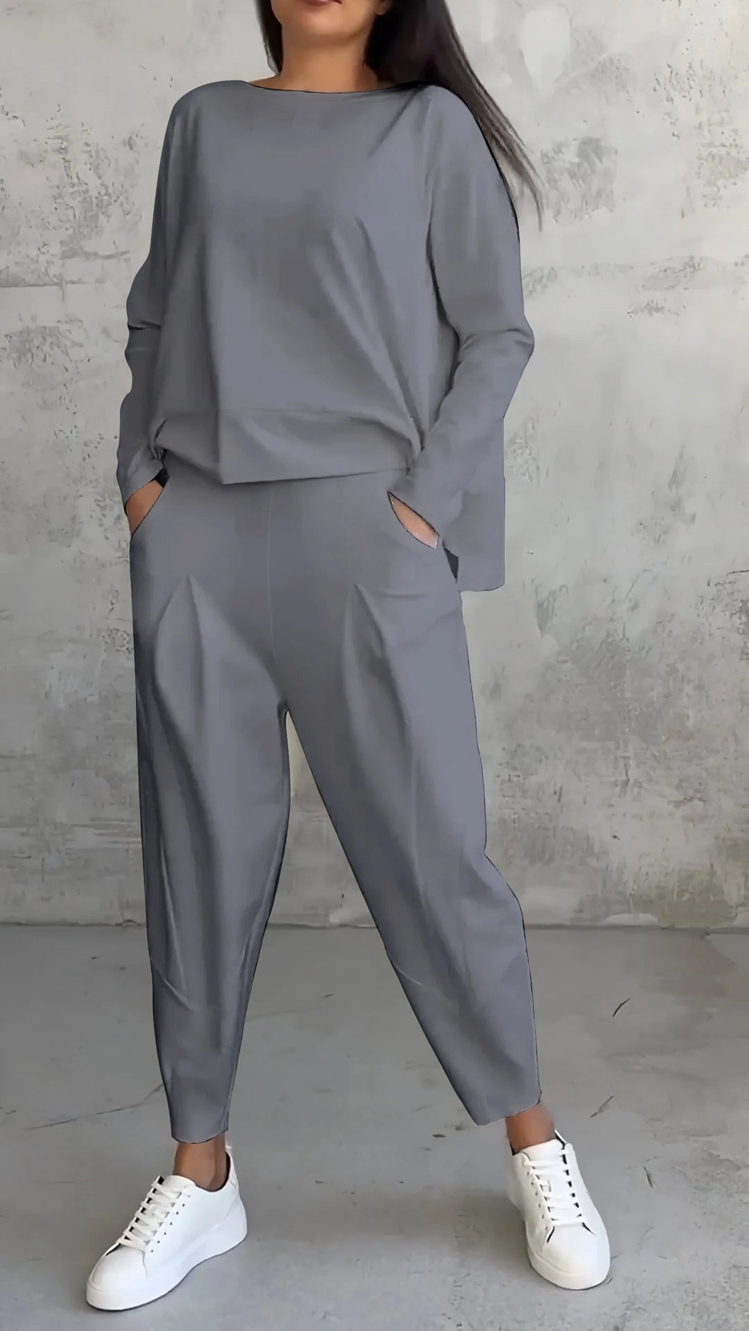 Jordinne - Leisure Suit with a Round Collar and Long Sleeves